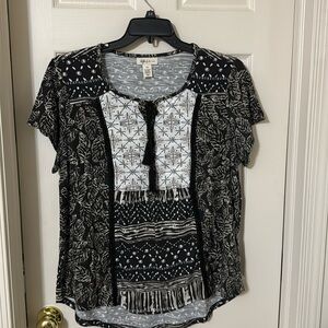 Top tan black and white